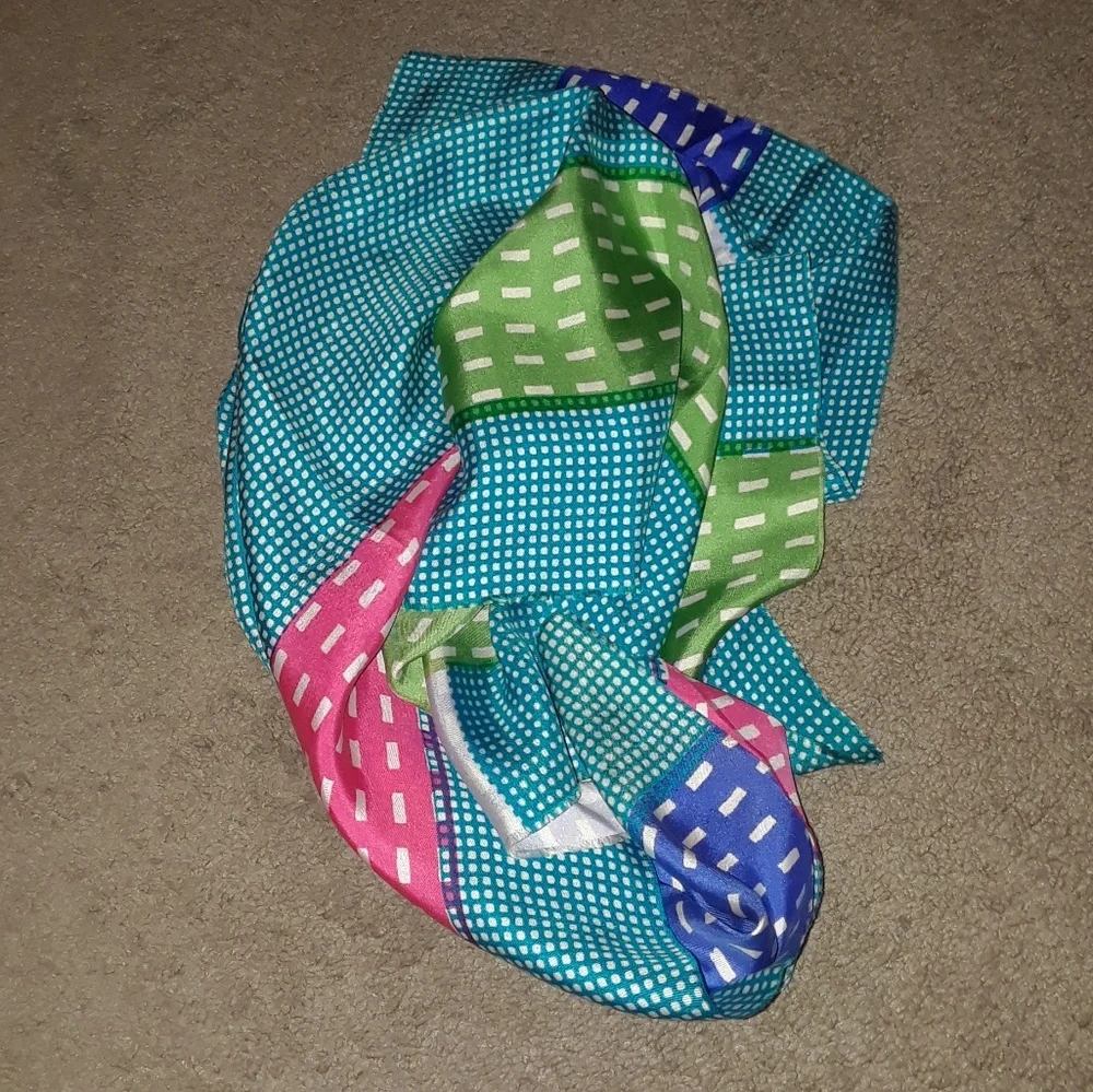 🇫🇷 🗼 Gorgeous Large Vintage Geoffrey Beene Silk Scarf
